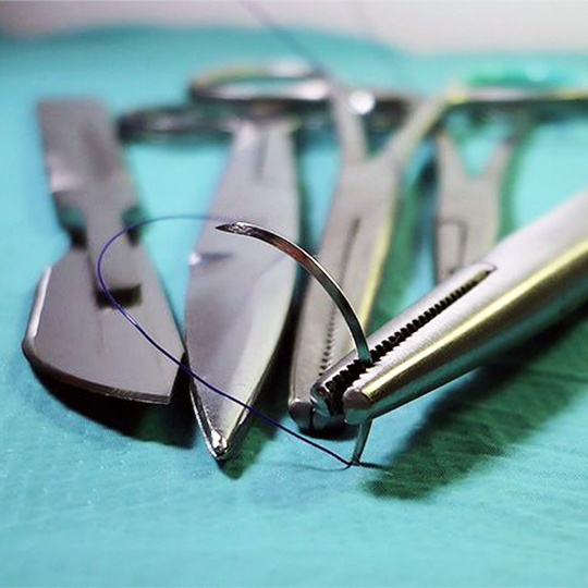 بخیه جراحی بینی